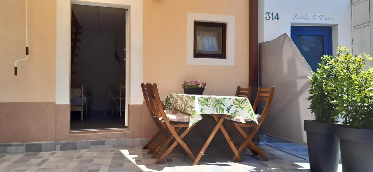 Apartman Goga Draga Bašćanska شقة